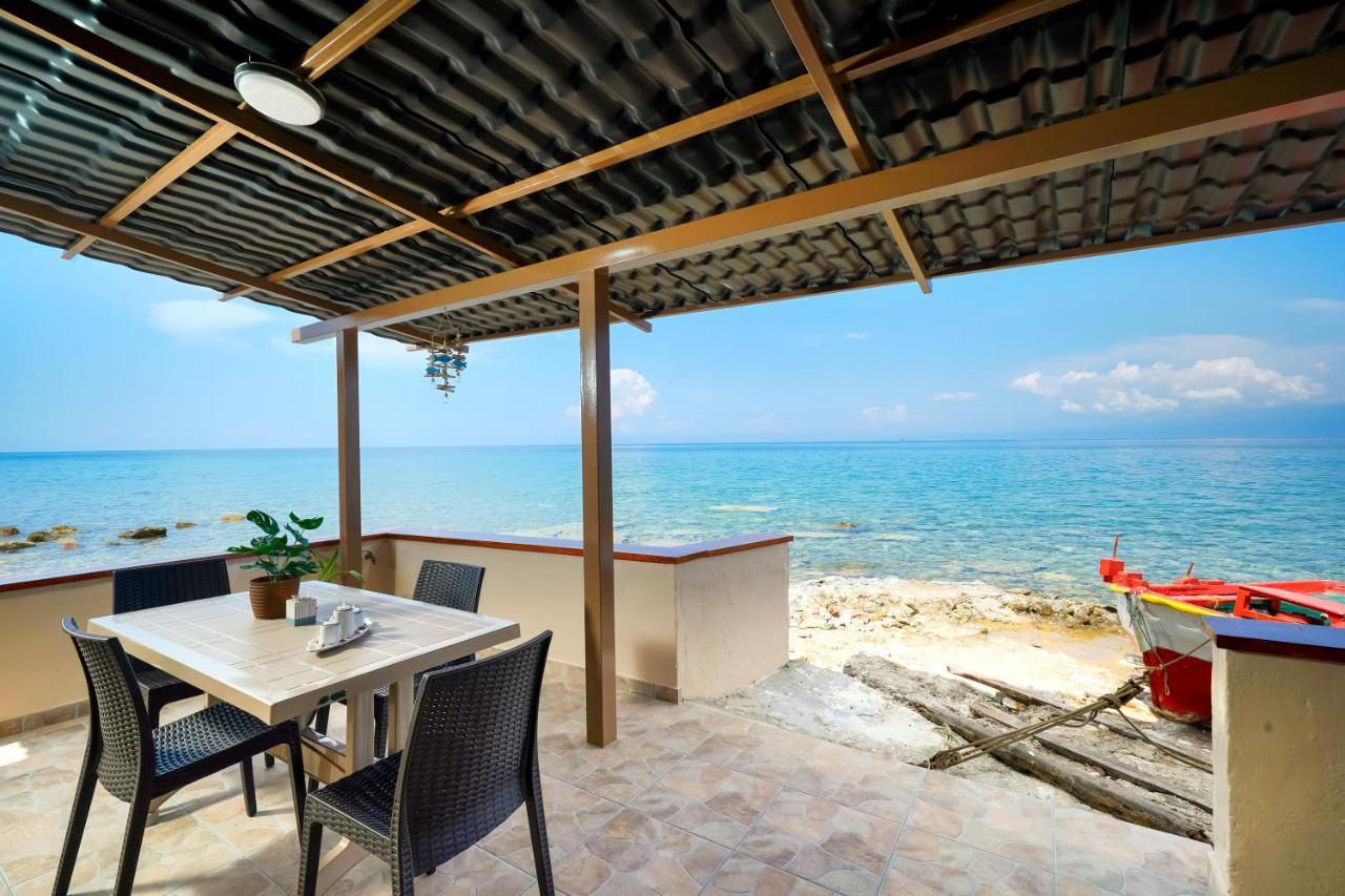 Villa To Kyma - Seafront House à Skála Kallirákhis Extérieur photo